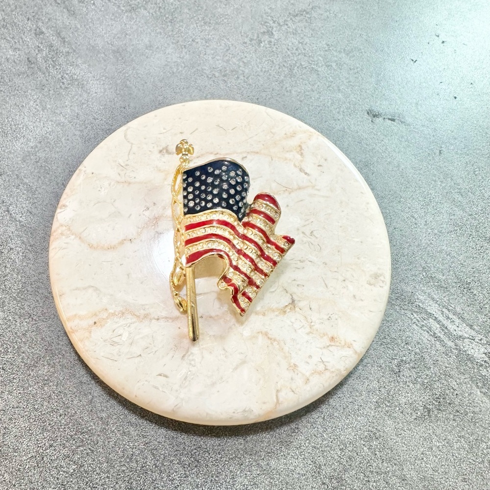 Monet United We Stand Remembrance 9/11 Patriotic Rhinestone Flag Brooch Pin